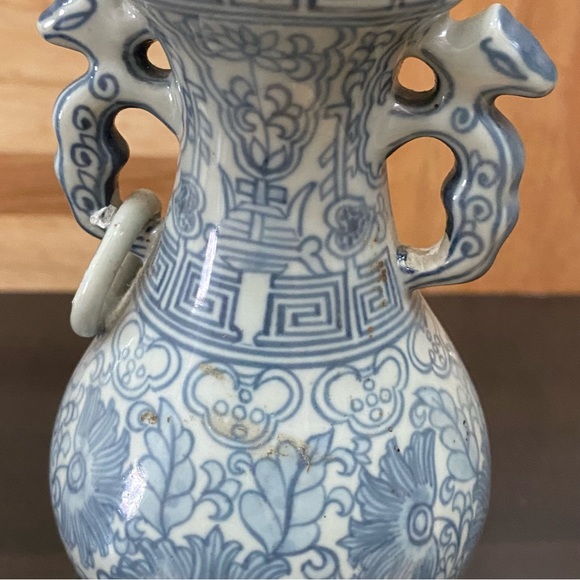 Vintage Asian Blue/White Ceramic Porcelain 5.25” Vase - Picture 7 of 15